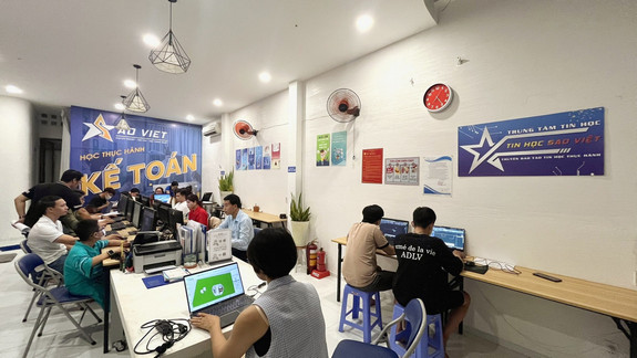 lớp học tại Trung tâm Tin học Sao Việt